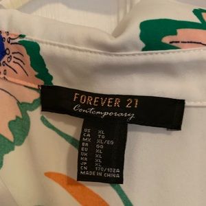 Forever 21 Tops - Forever 21 Floral button up blouse Forever 21 Tops - Forever 21 Floral button up blouse